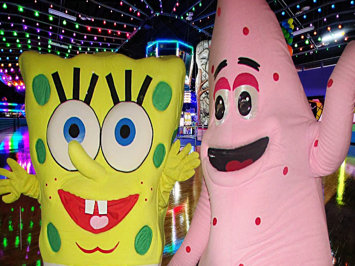 Spongbob and Patrick Skate at United Skates of America