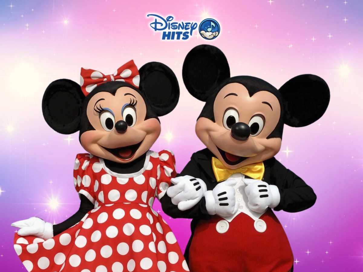 Mickey and Minnie Skate at United Skates